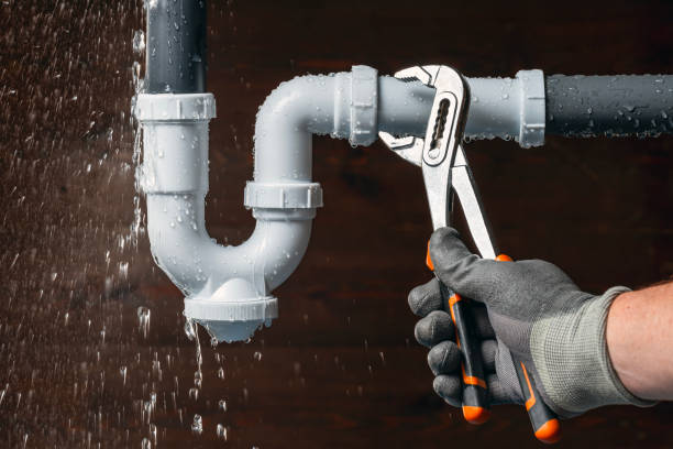 Professional Pipe Repair technician working in Harpersville, AL